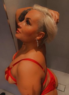 Stunning BBW Simone - puta in London Photo 10 of 15