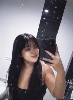 Stunning REAL HOT INDEPENDENT MAYANG - puta in Bali Photo 7 of 8