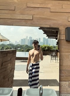 Styvv - Male escort in Manila Photo 5 of 6