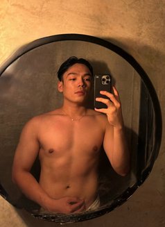 Styvv - Male escort in Manila Photo 6 of 9