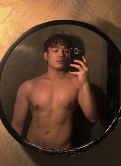 Styvv - Male escort in Manila Photo 7 of 9
