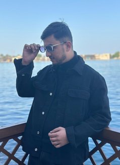 Leo - Acompañantes masculino in Abu Dhabi Photo 3 of 3