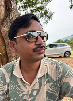 Subham Mahato - Intérprete masculino de adultos in Kolkata Photo 3 of 5