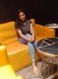 Subhi Independent Call Girl, Kalyan - puta in Kalyan Photo 2 of 2
