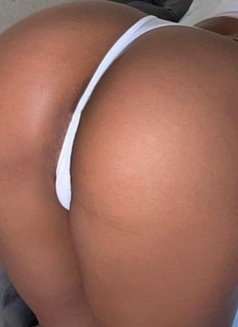 SUBMISSIVE DEJA - puta in Abu Dhabi Photo 13 of 13