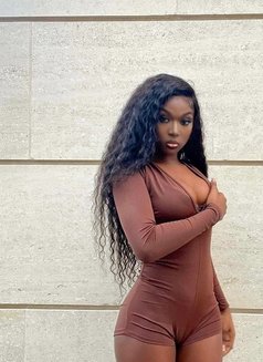 Sucre - escort in Lomé Photo 2 of 3