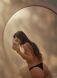 Suda - escort in Dubai Photo 8 of 11