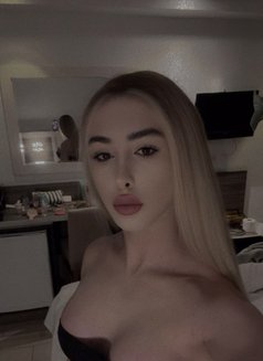 Sude - Transsexual escort in İstanbul Photo 2 of 4
