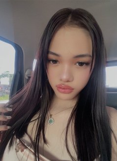 Sue Hail - escort in Manila Photo 6 of 8