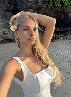 Sue - Russian model 🇷🇺 - escort in Bangkok Photo 3 of 5