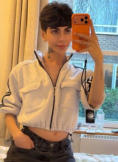 Suel - Male escort in London Photo 1 of 26