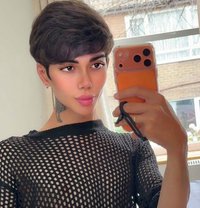 Suel - Male escort in London Photo 1 of 22