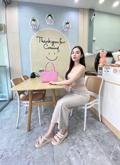 Sueri - Agencia de acompañantes transexuales in Phuket Photo 8 of 11