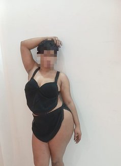 Sugar - escort in Cairo Photo 3 of 4