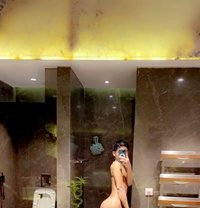Smooth bottom - Male escort in Doha