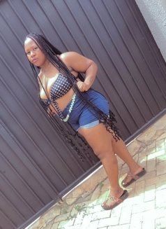 Maya - escort in Accra Photo 4 of 6