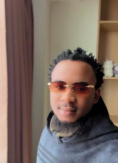 Sugar Boy - Male escort in Guangzhou Photo 2 of 4