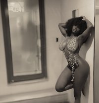 Sugar ecstatics - escort in Dubai Photo 9 of 10