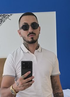 Sugar Habibi - Acompañantes masculino in Dubai Photo 4 of 4