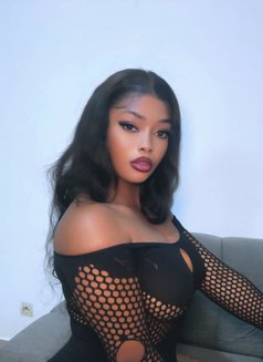 Sugar - escort in Abidjan Photo 3 of 3