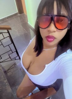 Sugar - escort in Lagos, Nigeria Photo 4 of 5