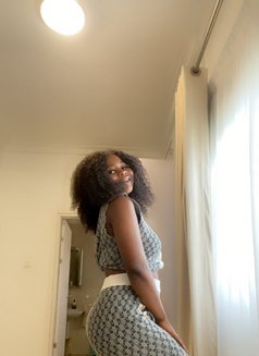 Sugar - puta in Accra Photo 1 of 6