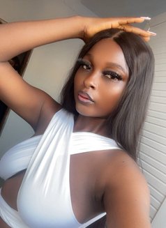 Sugarblack - puta in Cotonou Photo 2 of 2