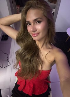 SugarHolly (ELEGANT CONNECTION) - Transsexual escort in Kuala Lumpur Photo 18 of 18
