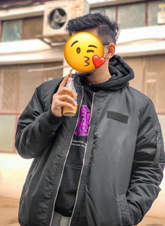 Sugyan - Acompañantes masculino in Kathmandu Photo 1 of 7