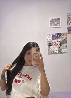 Suhana - puta in Dubai Photo 7 of 12