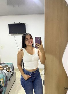 Suhana - puta in Dubai Photo 11 of 12