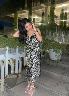Suhana - puta in Pune Photo 2 of 2