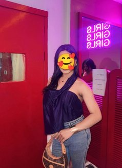 Fully hand cash service - puta in Kathmandu Photo 1 of 2