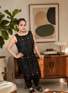 Suhani Dixit - Agencia de putas in Ahmedabad Photo 1 of 5