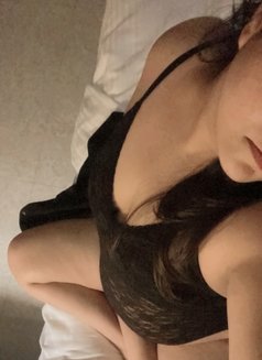 Suhani - puta in Mumbai Photo 1 of 1