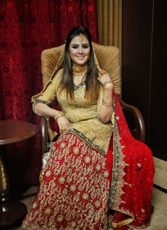 Suhani Indian Model - puta in Dubai Photo 2 of 5