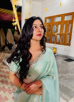 Suhi - escort in Pondicherry Photo 1 of 3