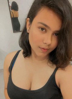 Sujata - escort in Lucknow Photo 2 of 5