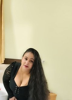 Suji Sinha - escort in Kolkata Photo 6 of 10