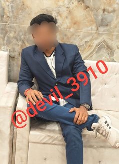 Tomoghno Das - Acompañantes masculino in Kolkata Photo 4 of 6