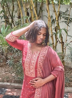 Sujithra Dhulasingam - Acompañantes transexual in Hyderabad Photo 6 of 7