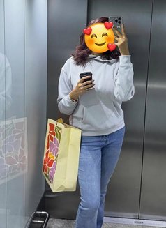 Sukhjeet Kaur - escort in New Delhi Photo 5 of 12