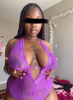 Suki - escort in Nairobi Photo 6 of 6