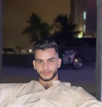 Sulaiman - Male escort in Dubai