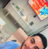 Sulaiman - Male escort in Dubai