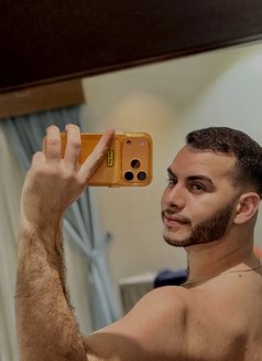 Sulaiman - Male escort in Riyadh Photo 3 of 6