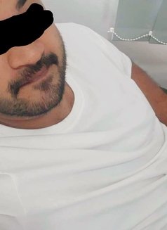 Sule95 - masseur in Sharjah Photo 1 of 3