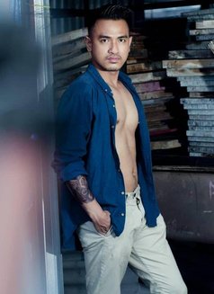 Sultan - Male escort in Kuala Lumpur Photo 2 of 3