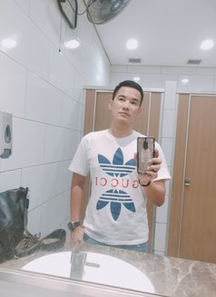 Sultan - Male escort in Jakarta Photo 3 of 5