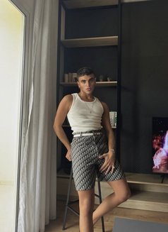 Sultane - Male escort in Riyadh Photo 2 of 5